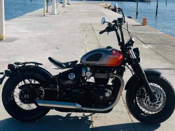 TRIUMPH BONNEVILLE BOBBER 1200 TRIUMPH BONNEVILLE BOBBER 1200